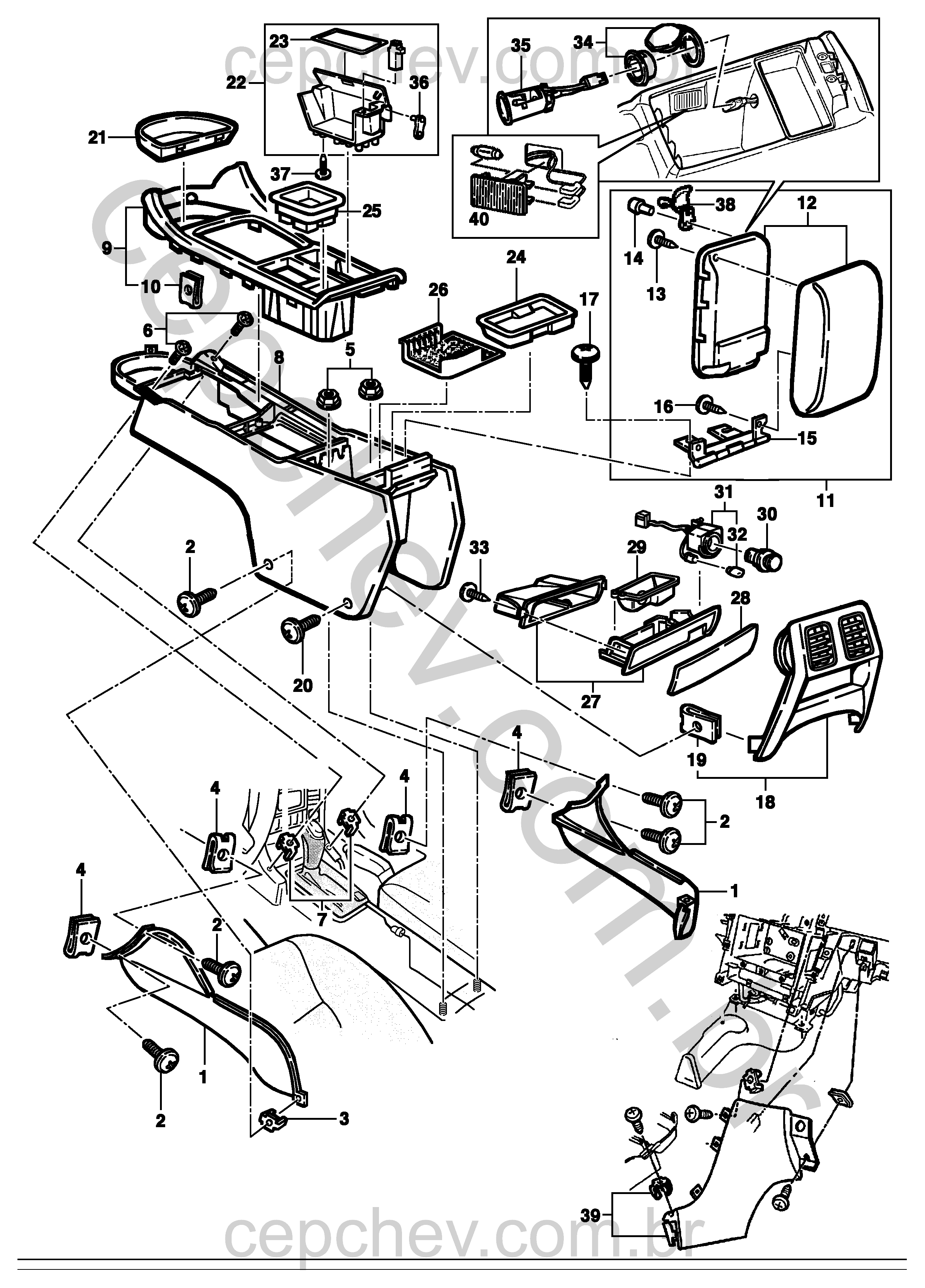 Console e acessórios internos (2003–2006) com acabamento e componentes diversos